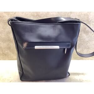 Y2K- era Esprit Vintage Style Black Faux Leather Shoulder Bag - Minimalist style
